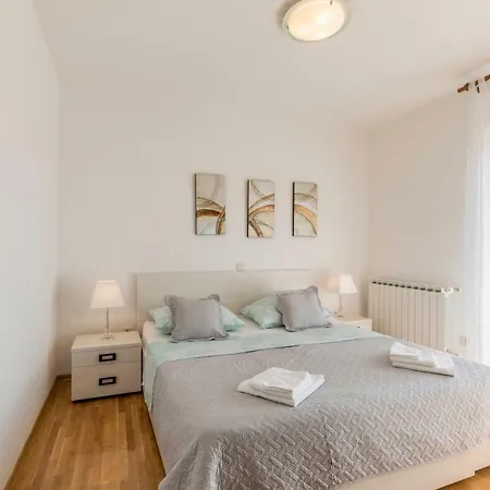 Duje 빌라 트릴리